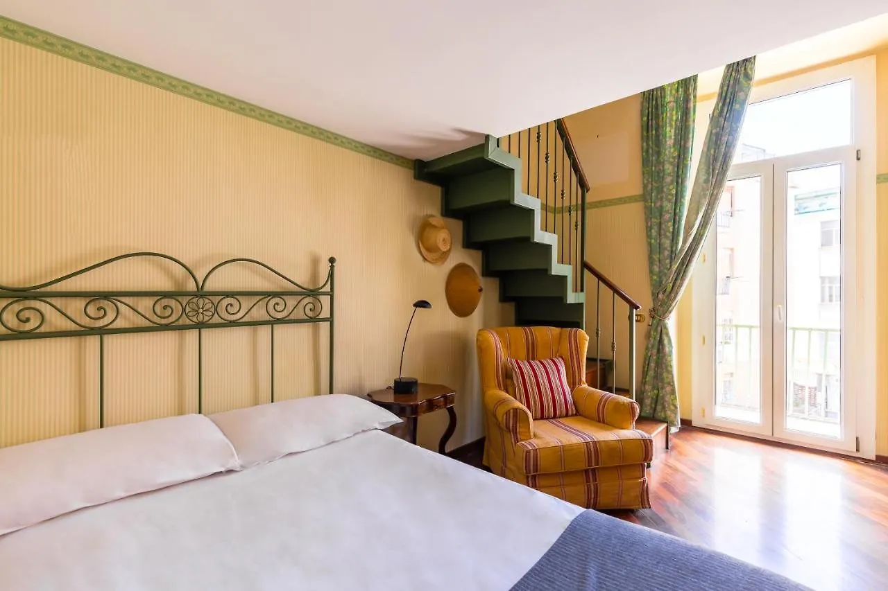 Grand Classic Apartment At San Martino By Napoliapartments