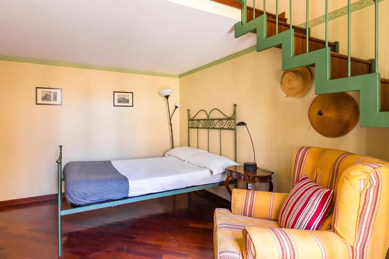 Grand Classic Apartment At San Martino By Napoliapartments ナポリ