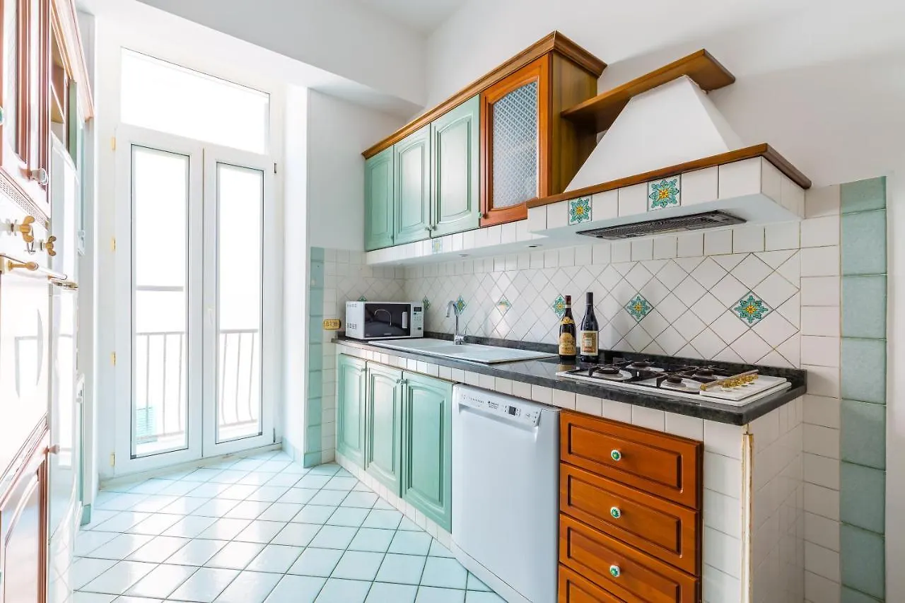 Grand Classic Apartment At San Martino By Napoliapartments Neapol