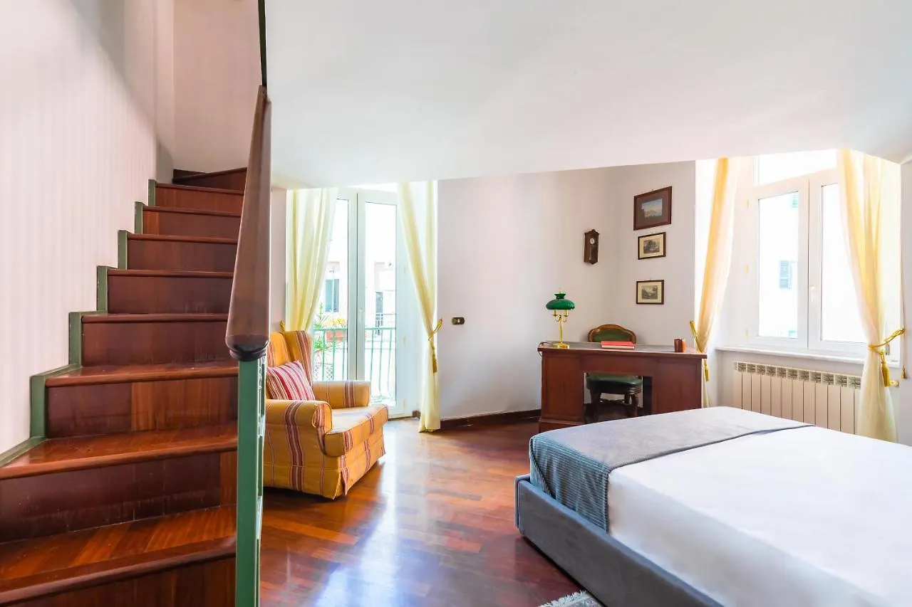 Grand Classic Apartment At San Martino By Napoliapartments