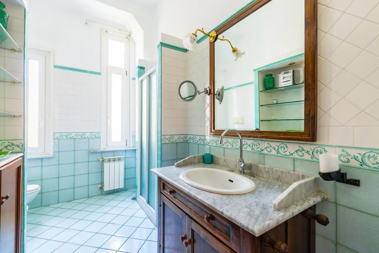Grand Classic Apartment At San Martino By Napoliapartments