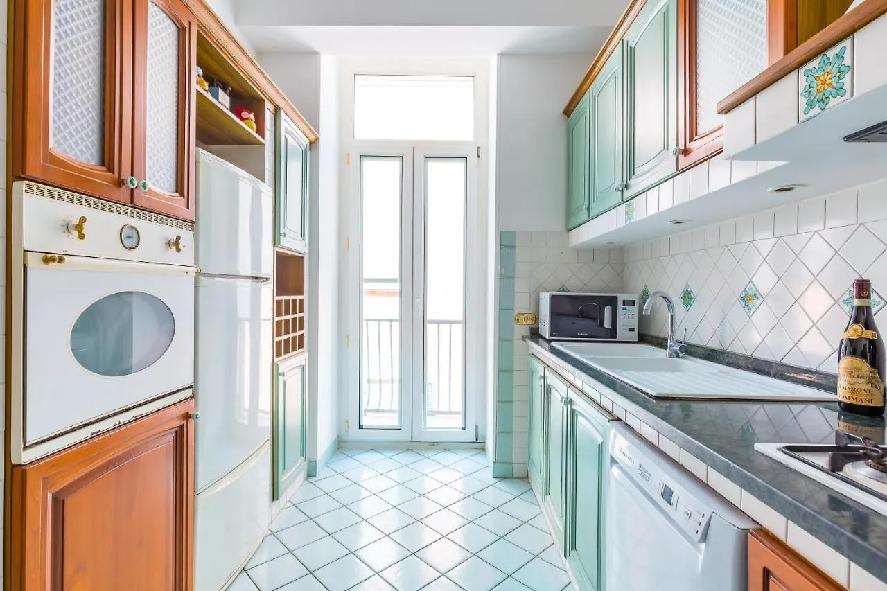 Grand Classic Apartment At San Martino By Napoliapartments Itálie