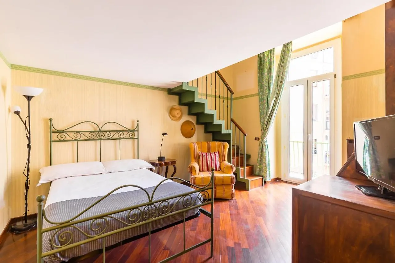 Grand Classic Apartment At San Martino By Napoliapartments