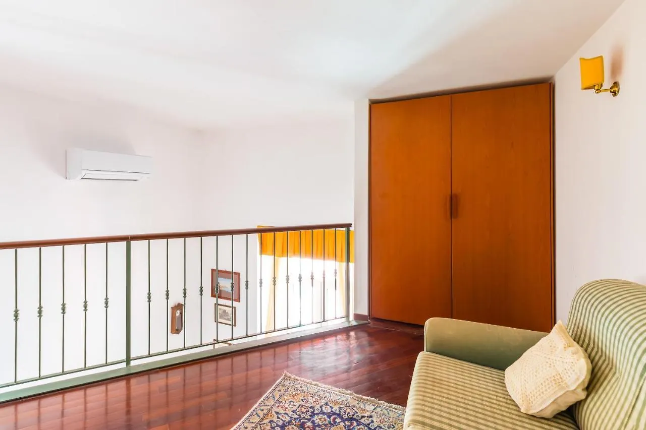 Grand Classic Apartment At San Martino By Napoliapartments Itálie